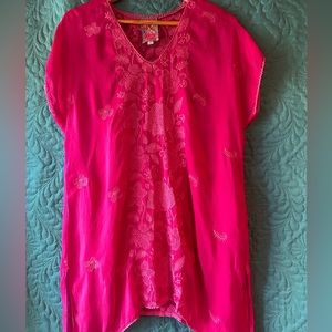 🌺Gorgeous Fuchsia Johnny Was Tunic!